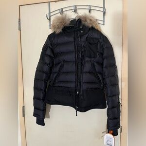 ParaJumpers nwt skimaster in size Large black down fur trim